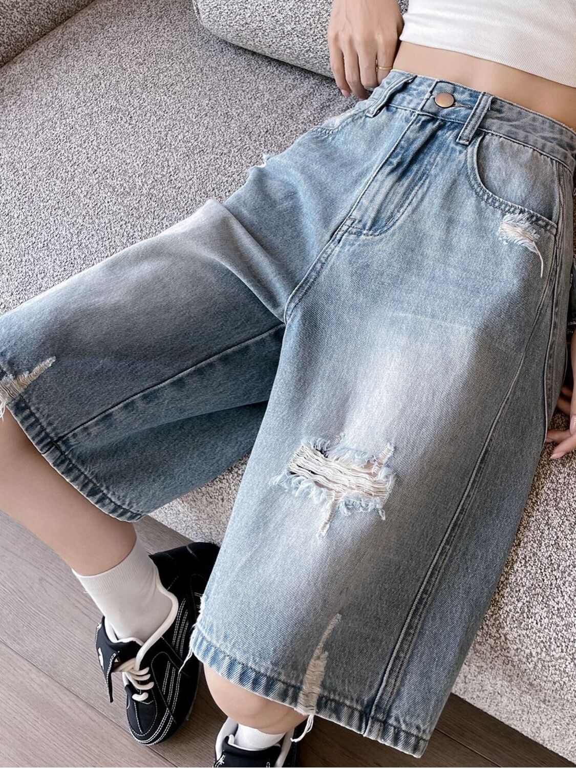 شورت جينز نسائي بخصر مرتفع وسا - مراجعة Distressed Jean Rip وسعره